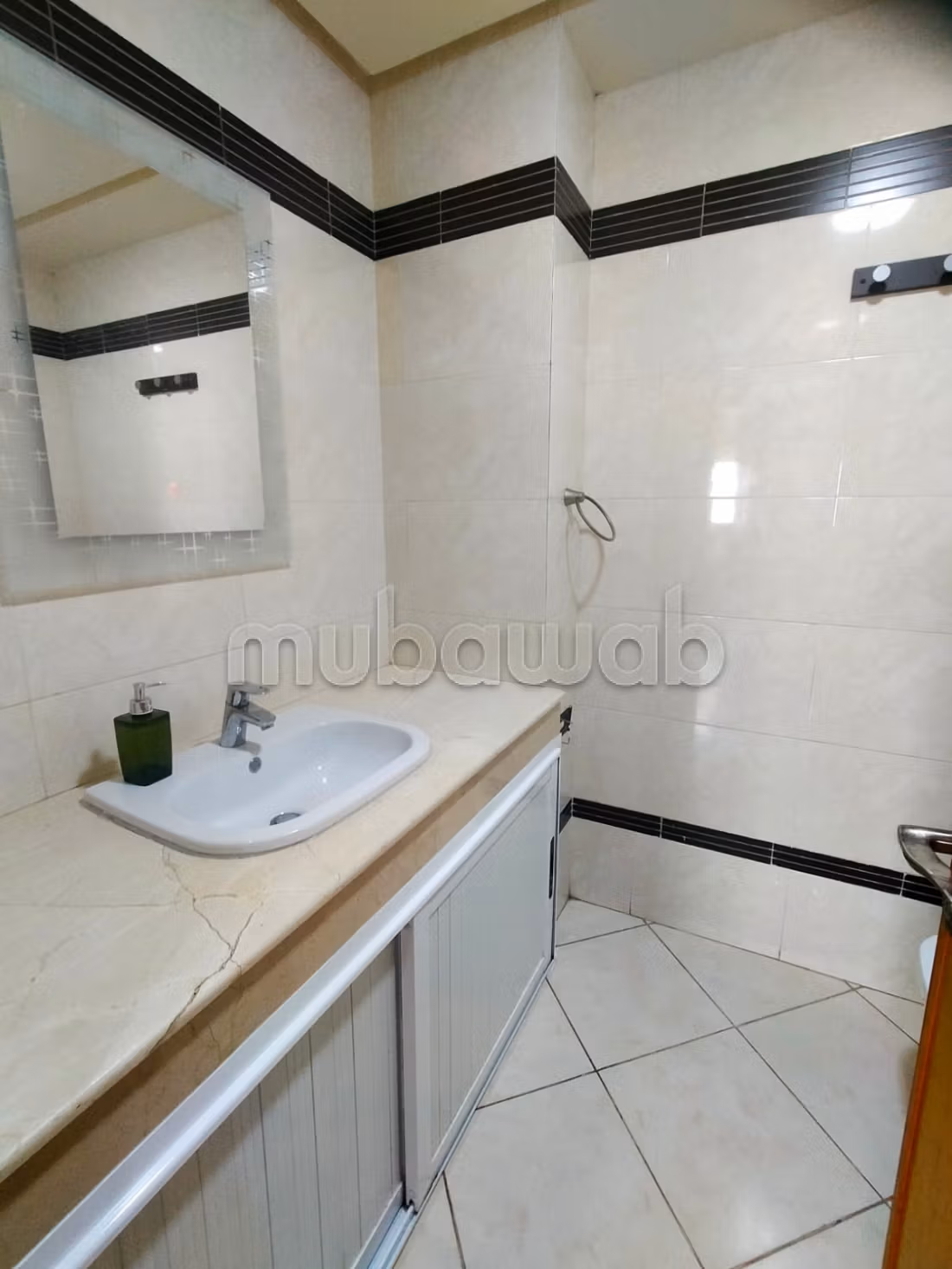 Rent an apartment in Hay Mohammadi. Large area 80 m². Storage unit
