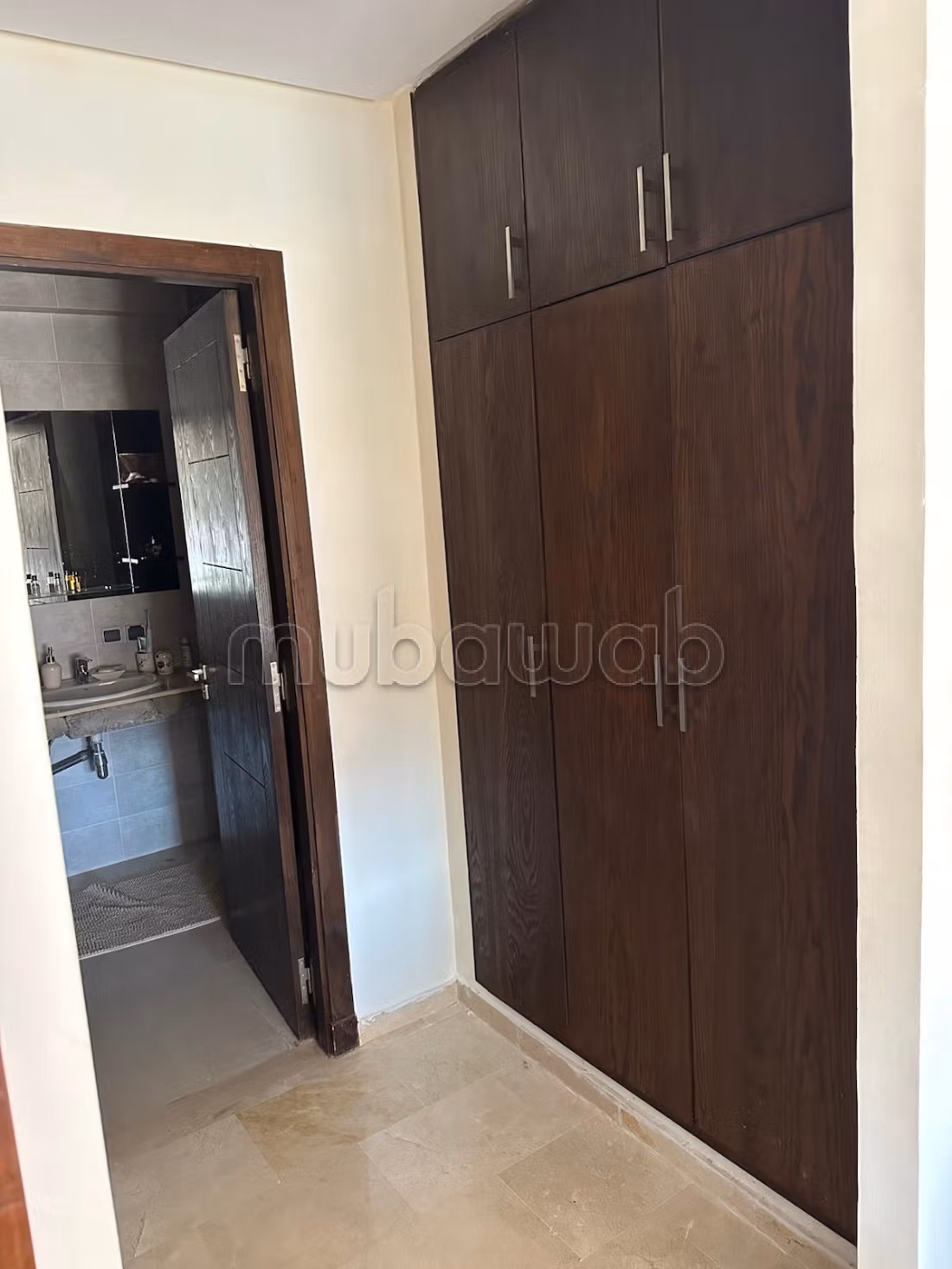 Nu te koop: appartementen. 3 Ruimtes. Gemeubileerd
