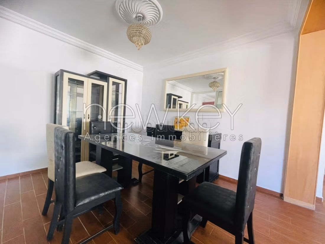 Rez de chaussée de villa en s2 meublé à la Marsa