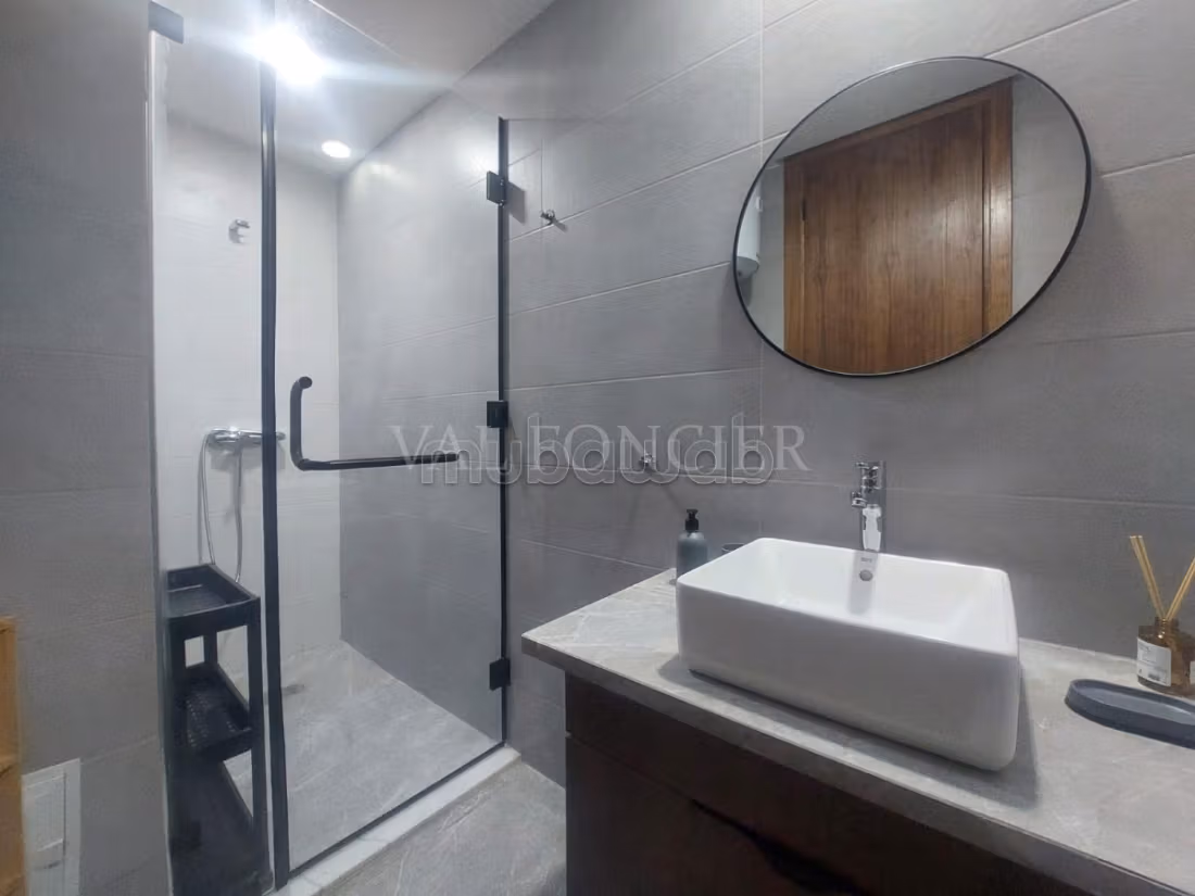 Location studio meublé moderne avec terrasse 62m2 à Casablanca Finance City