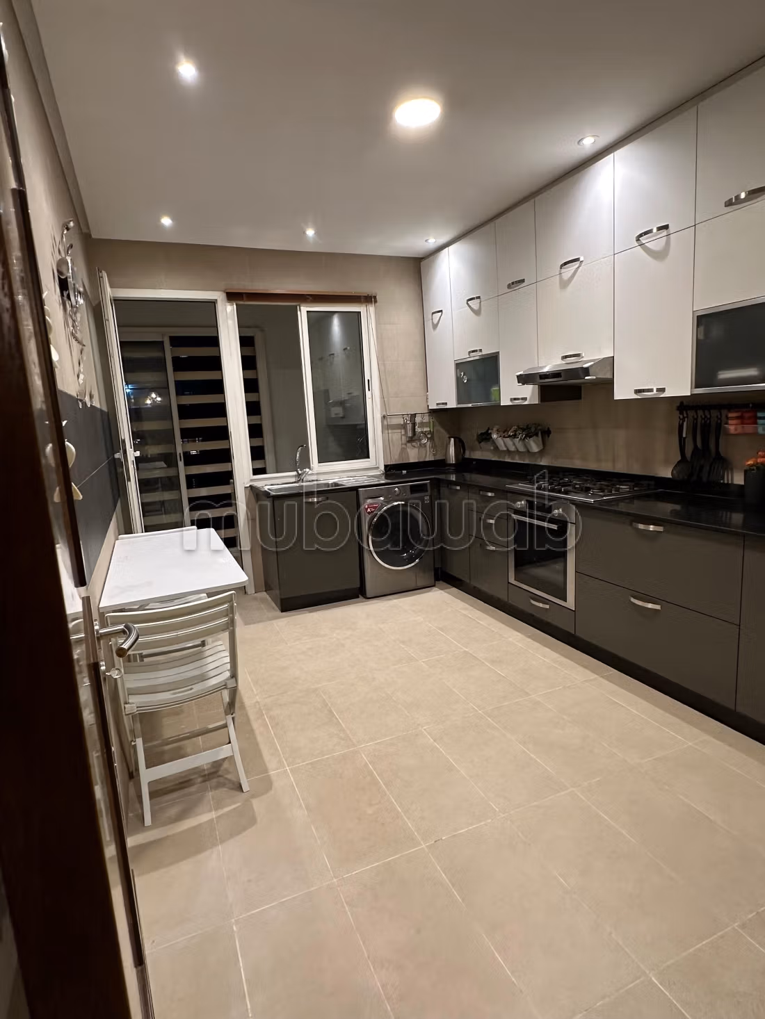 Appartement meublé de 3 chambres à prestigia