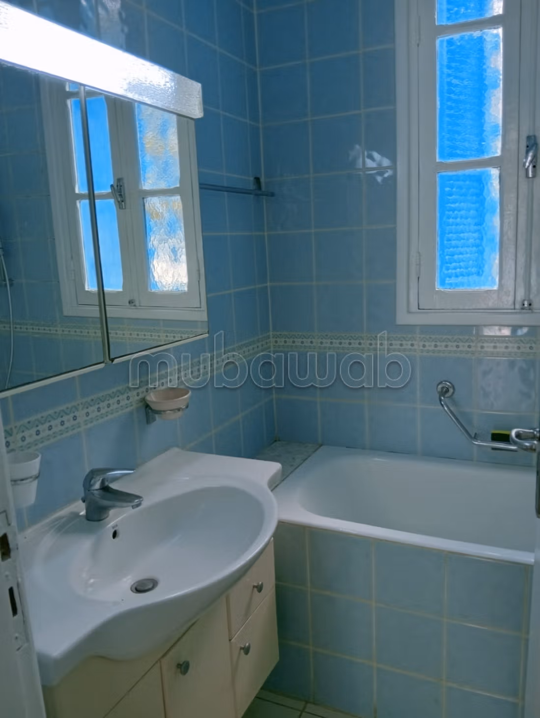 Rent your house in La Marsa. Small area 300 m². Attic