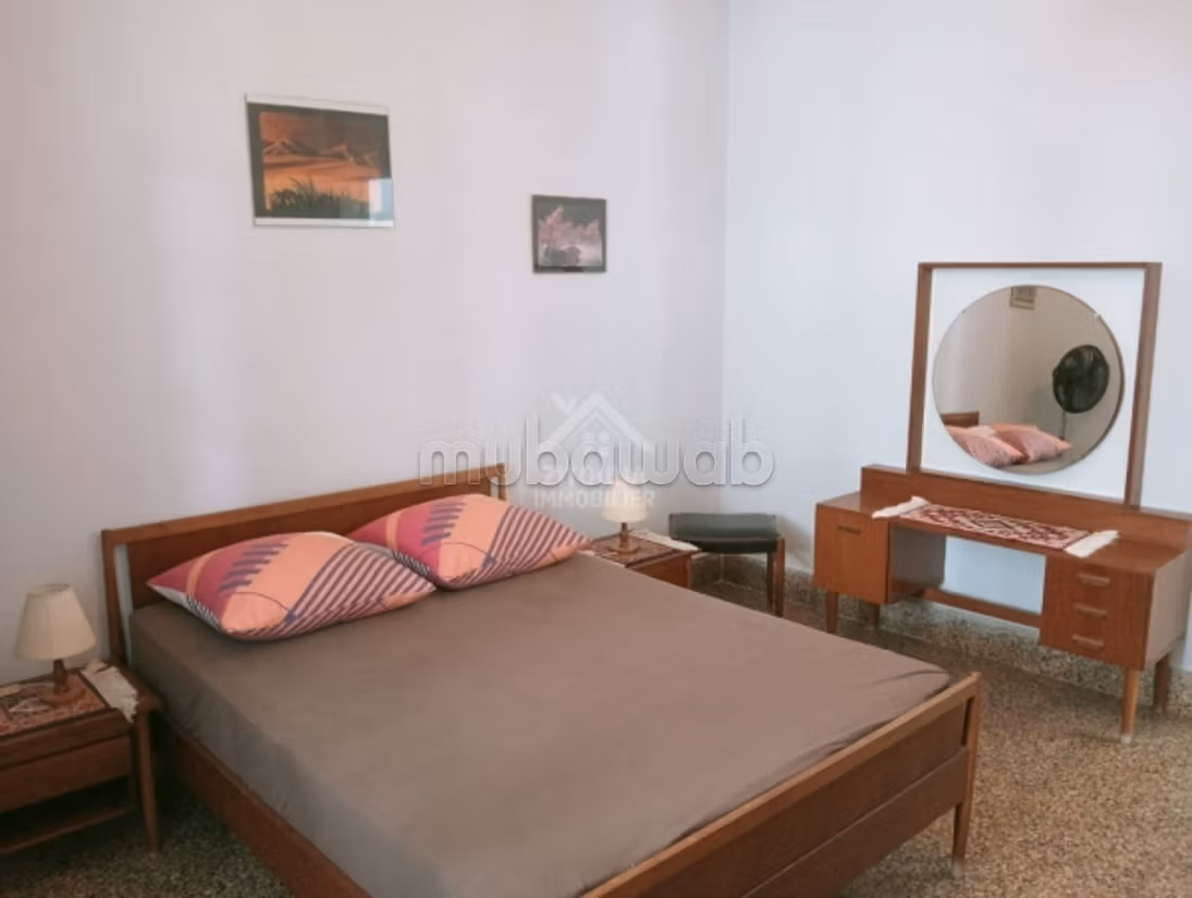 Rent your house in La Marsa. Small area 300 m². Attic