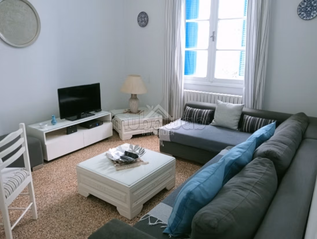 Rent your house in La Marsa. Small area 300 m². Attic