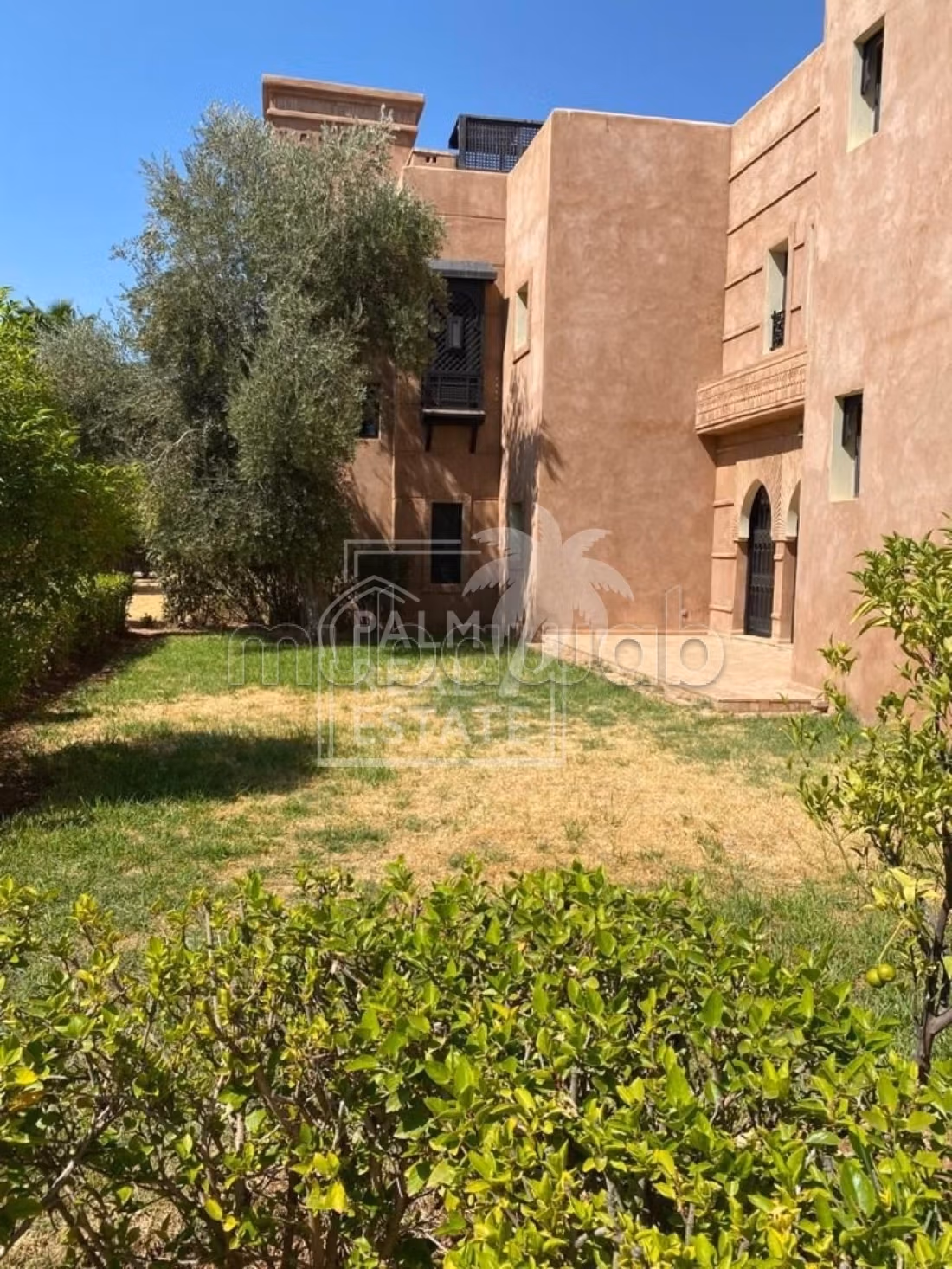 Villa Riad a vendre sur la route de fes