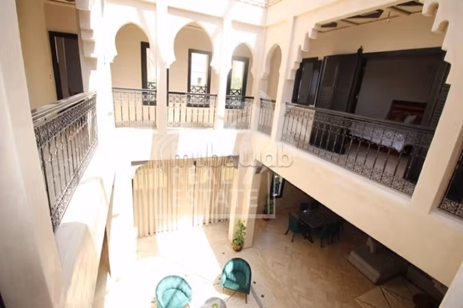 Esplendida villa en venta en Route de Fez. Pequeña superficie 726 m². Espacios verdes, plazas de estacionamiento