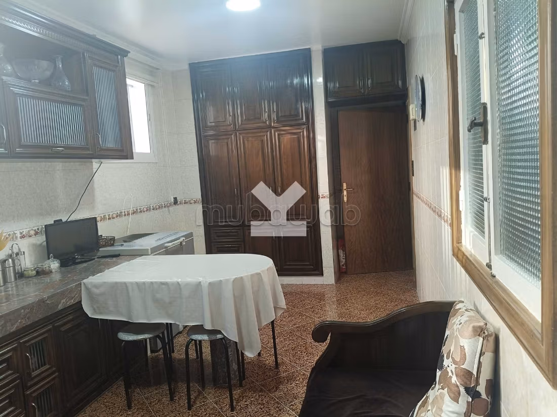 Apartment for sale in Les princesses. 6 rooms. Basement