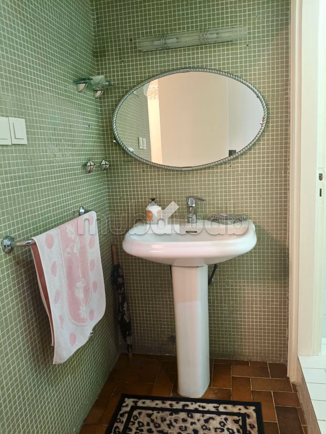 Apartment for sale in Les princesses. 6 rooms. Basement