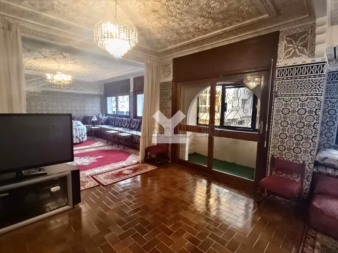 Apartment for sale in Les princesses. 6 rooms. Basement