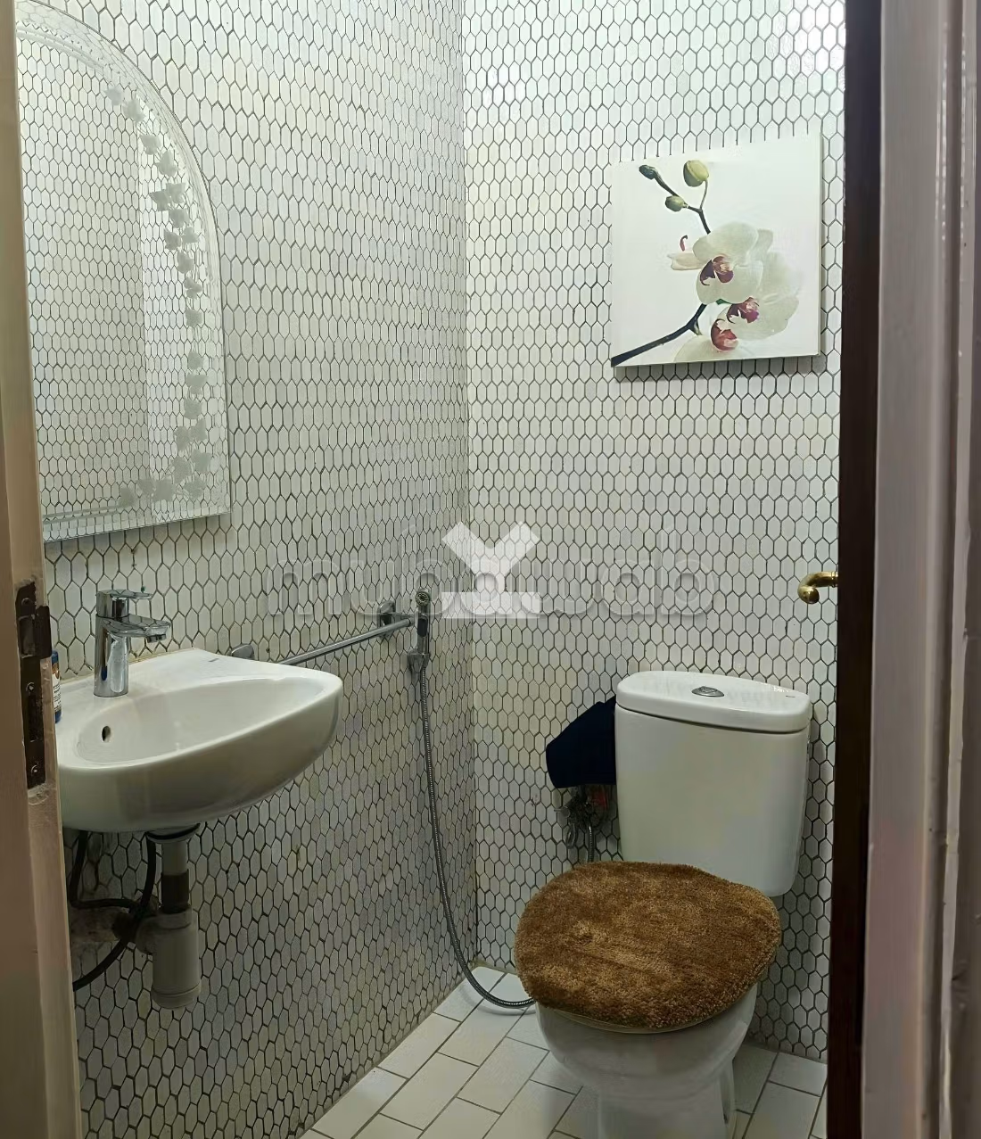 Apartment for sale in Les princesses. 6 rooms. Basement