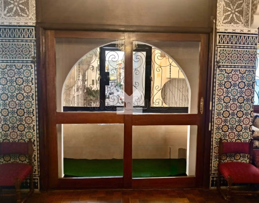 Apartment for sale in Les princesses. 6 rooms. Basement