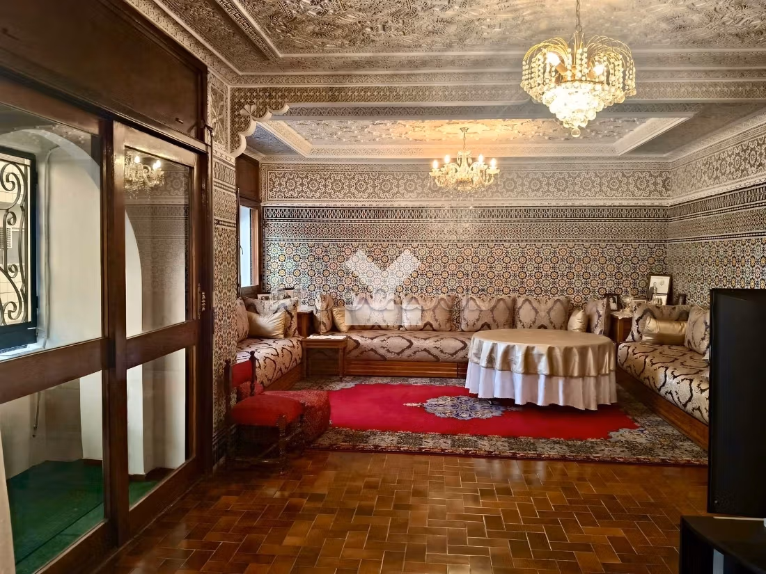 Apartment for sale in Les princesses. 6 rooms. Basement