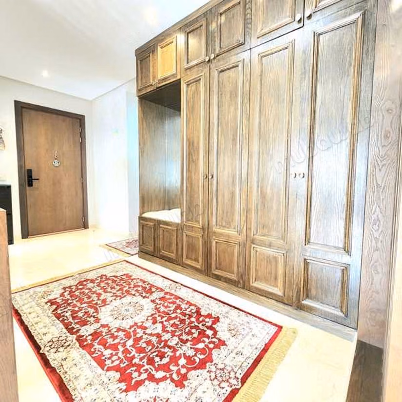 Apartment for sale. 5 large living areas. Lift and terrace
