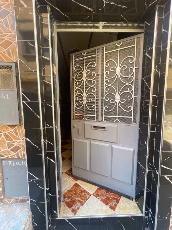 House to buy in Nahda. 2 rooms. Ample storage space