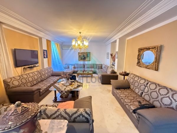 House to buy in Aouina. Dimension 207 m². Parking spaces and terrace