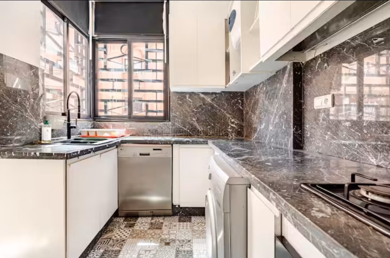 Flat for rent in Sidi Abbad. Area 90 m². Attic