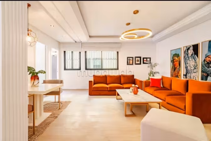 Bel appartement en location à Sidi Abbad.
Surface de 90 m².
Bien meublé