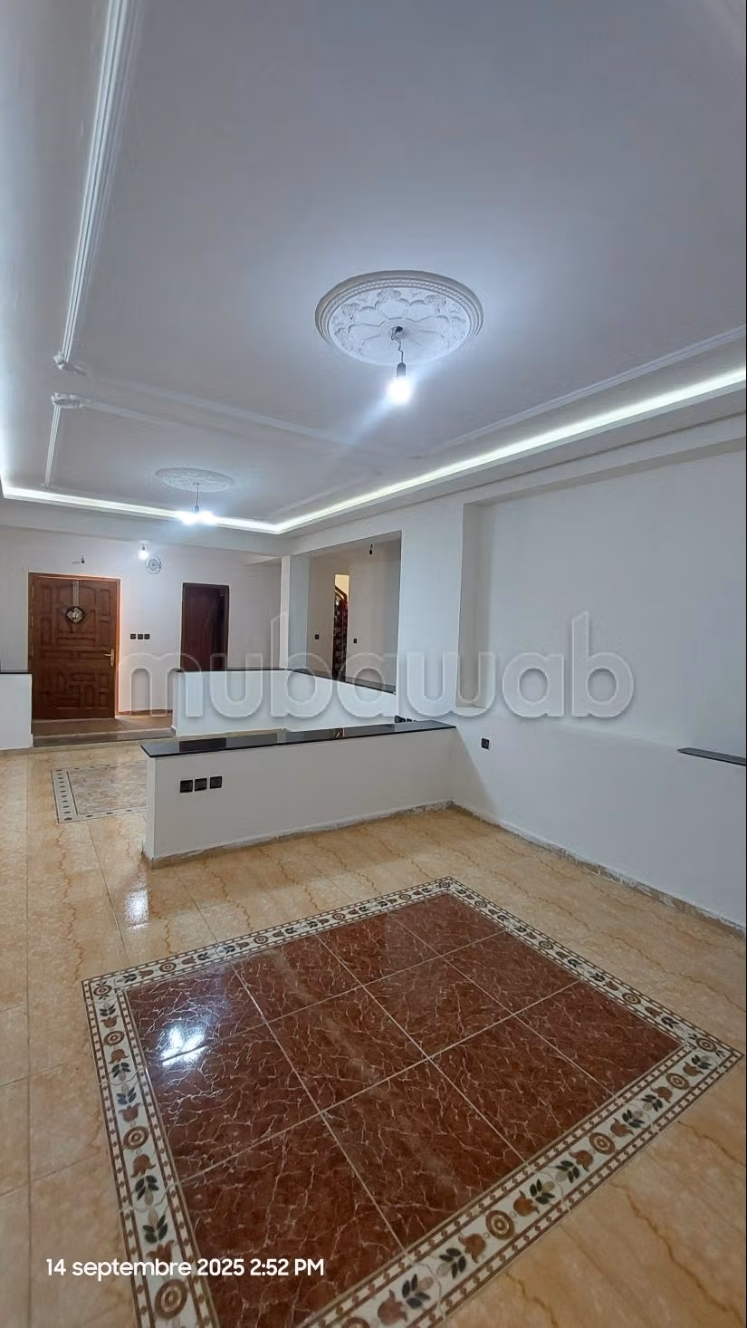 Villa's en luxe woningen om te kopen. 4 Ruimtes. Terras en garage