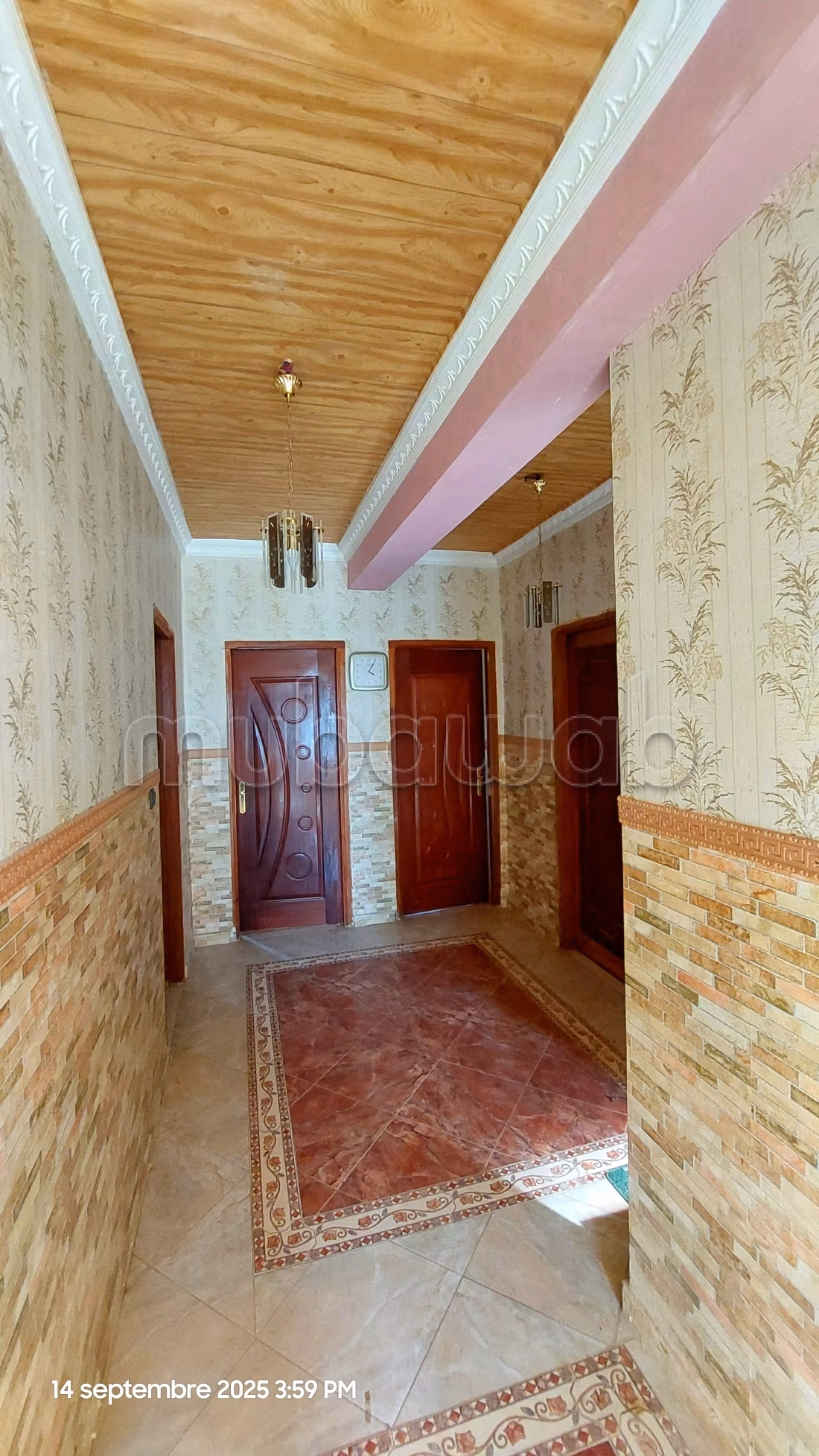 Villa's en luxe woningen om te kopen. 4 Ruimtes. Terras en garage