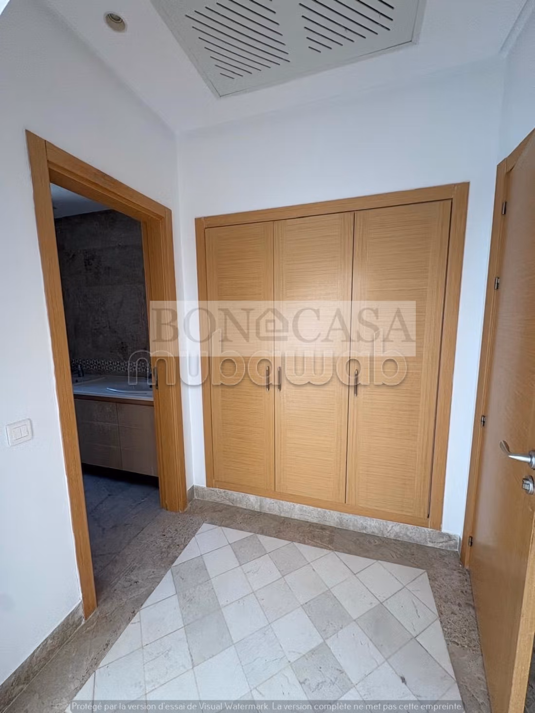 Apartment for rent in La Marsa. 1 room. Cellar