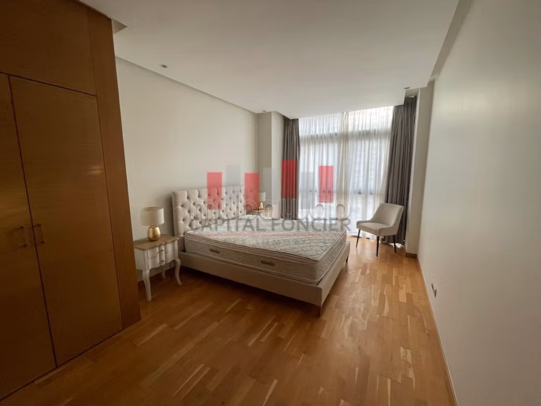 Appartement à louer à Casablanca Finance City. 
2 chambres. 
Bien meublé