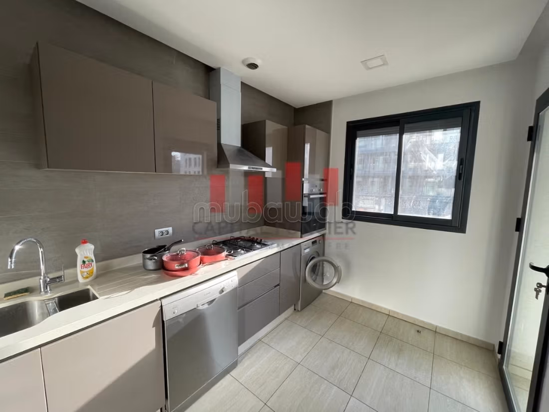 Appartement à louer à Casablanca Finance City. 
2 chambres. 
Bien meublé