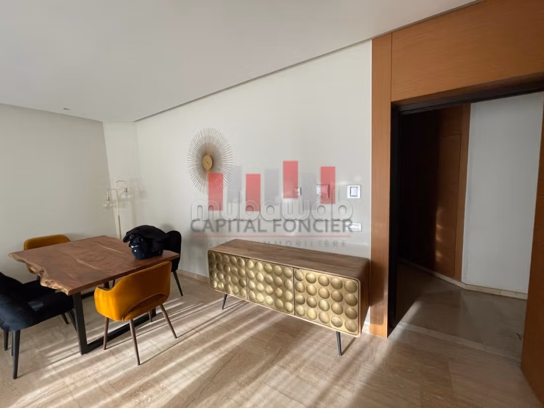 Appartement à louer à Casablanca Finance City. 
2 chambres. 
Bien meublé