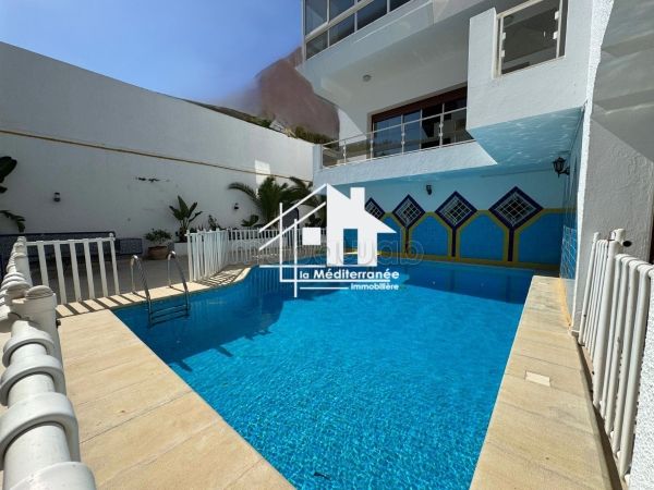 Villa s4 meublé avec piscine à La Marsa Cube