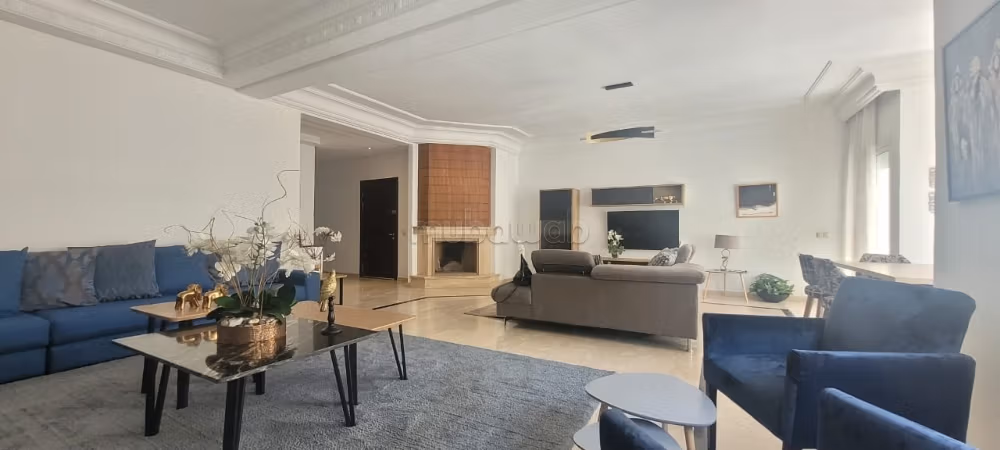 Appartement à louer à Racine. Surface de 210 m². Meublé