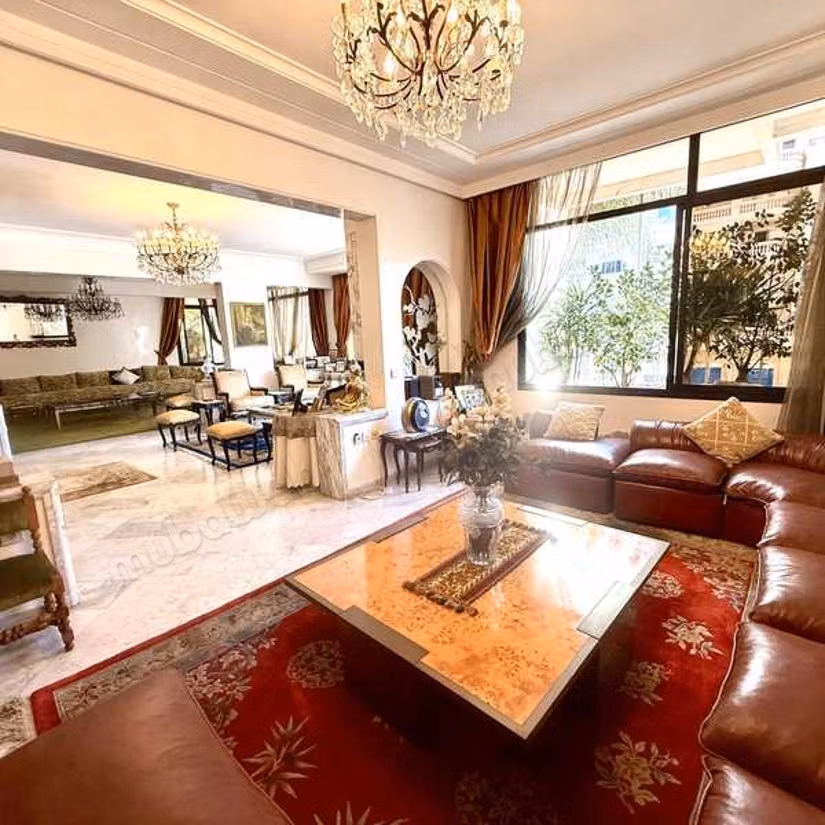 Sale of a lovely apartment in Maârif Extension. 4 beautiful rooms. Lift and terrace