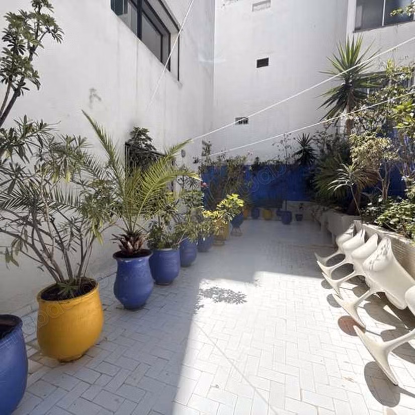 Sale of a lovely apartment in Maârif Extension. 4 beautiful rooms. Lift and terrace