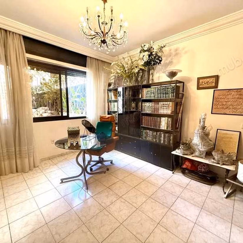 Sale of a lovely apartment in Maârif Extension. 4 beautiful rooms. Lift and terrace