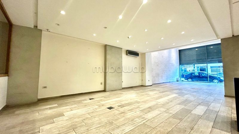 Local commercial à l'achat à Val Fleury. Surface totale 141 m²