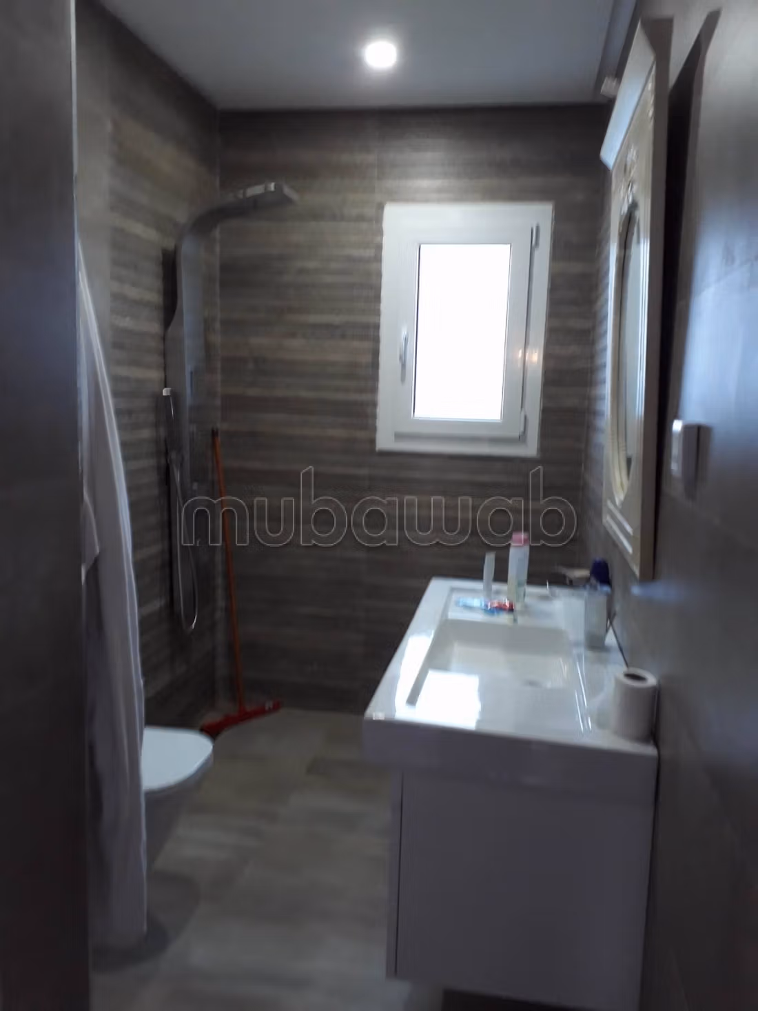 Luxury Villa for rent in Chott Meriem. Dimension 300 m². Cellar