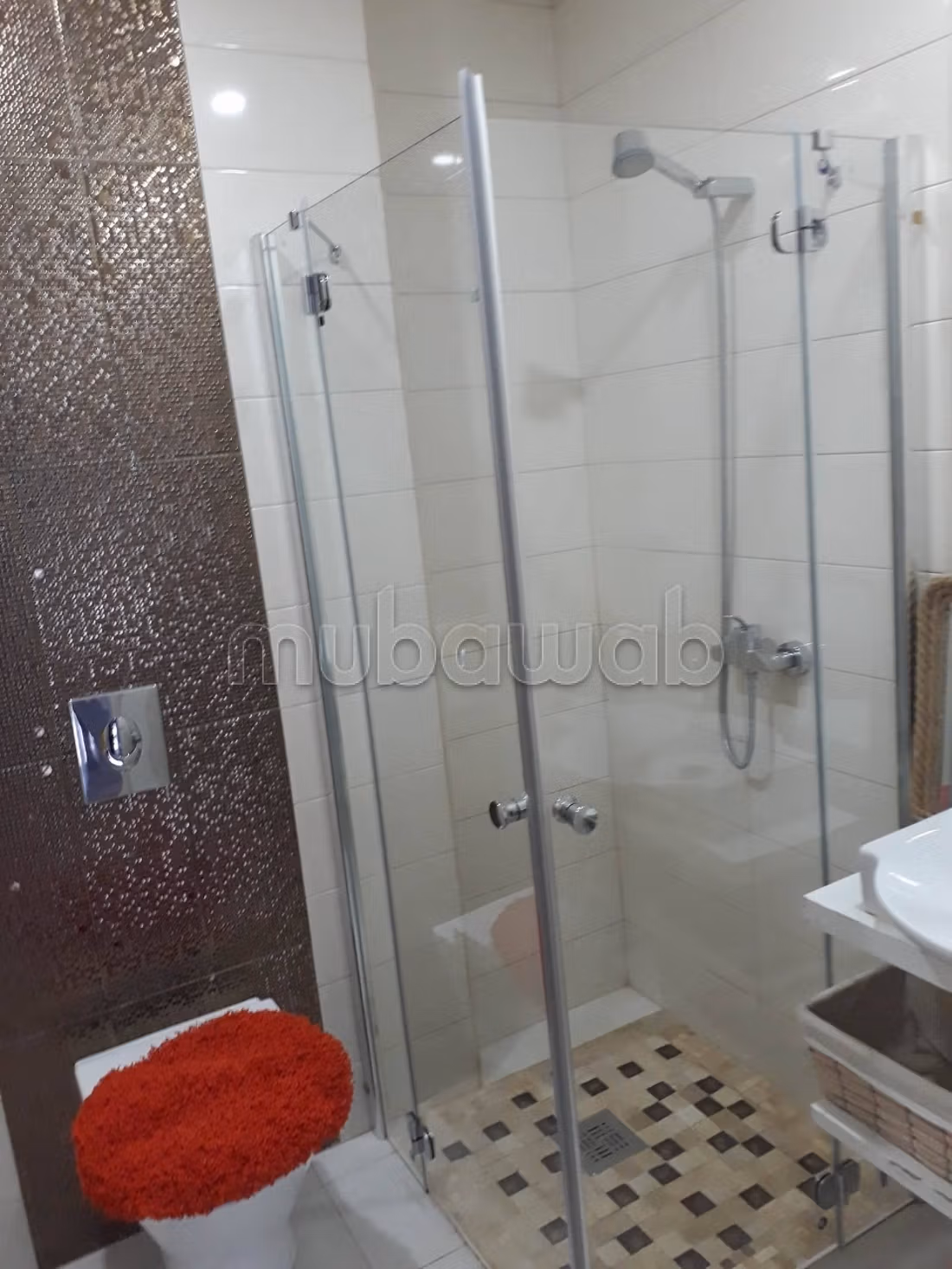 Luxury Villa for rent in Chott Meriem. Dimension 300 m². Cellar