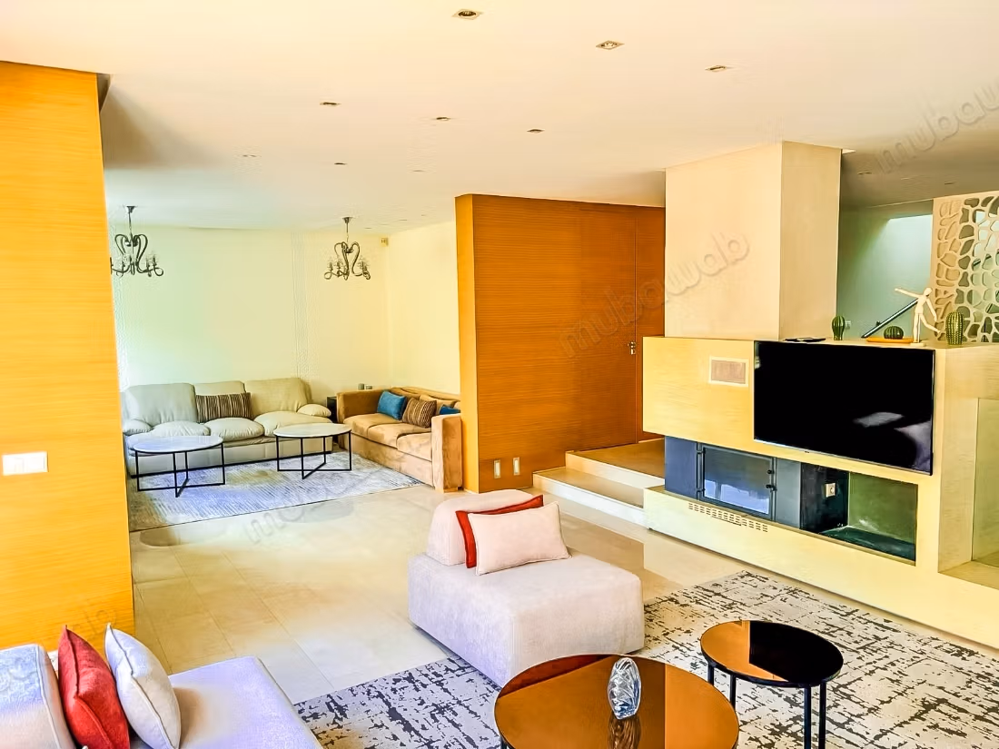 Apartment for rent in Souissi. 4 rooms. Attic