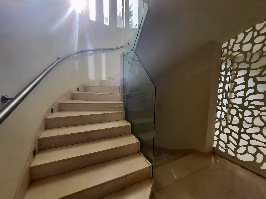 Apartment for rent in Souissi. 4 rooms. Attic