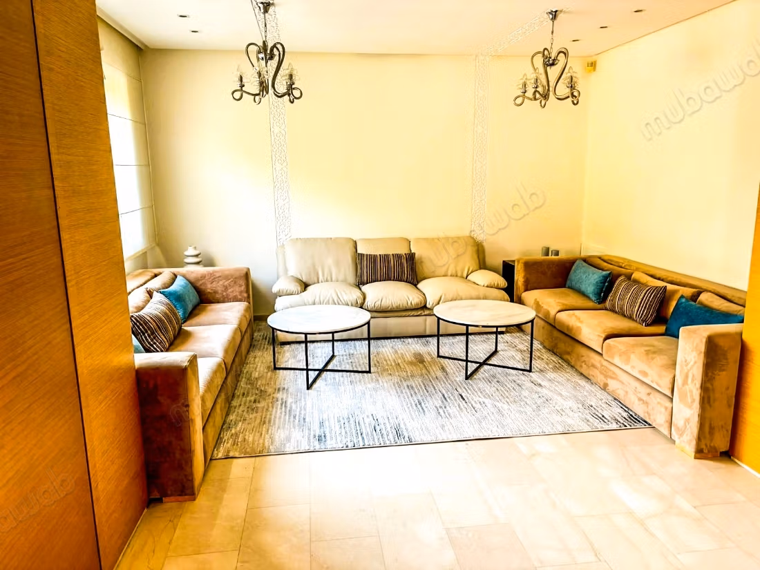 Apartment for rent in Souissi. 4 rooms. Attic