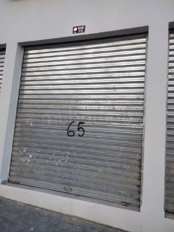 Oficinas y locales comerciales en venta. Superficie de 22 m². Residencia cerrada