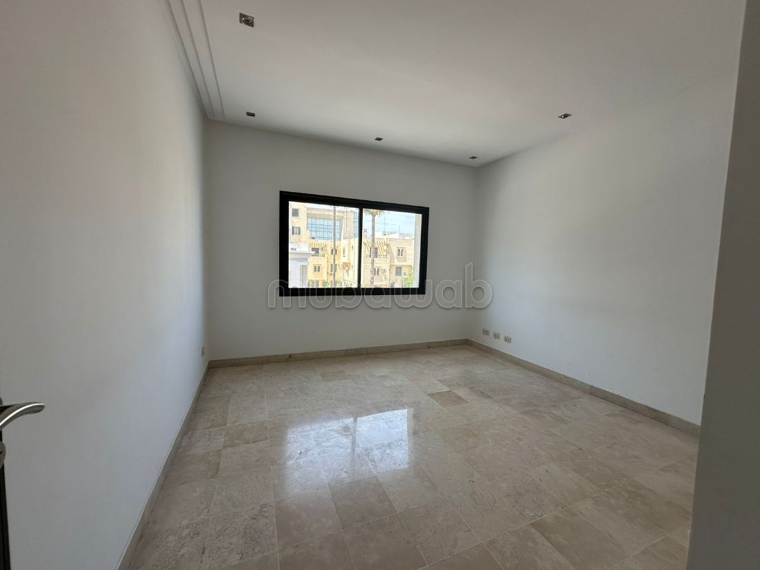 Bureau de 230m² au Lac1