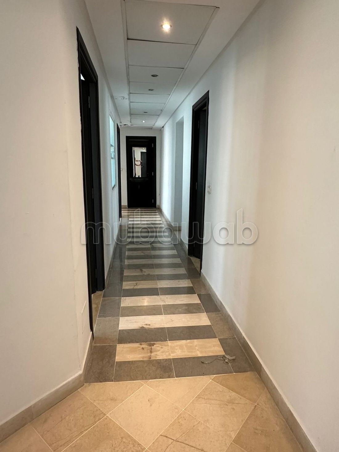 Bureau de 230m² au Lac1