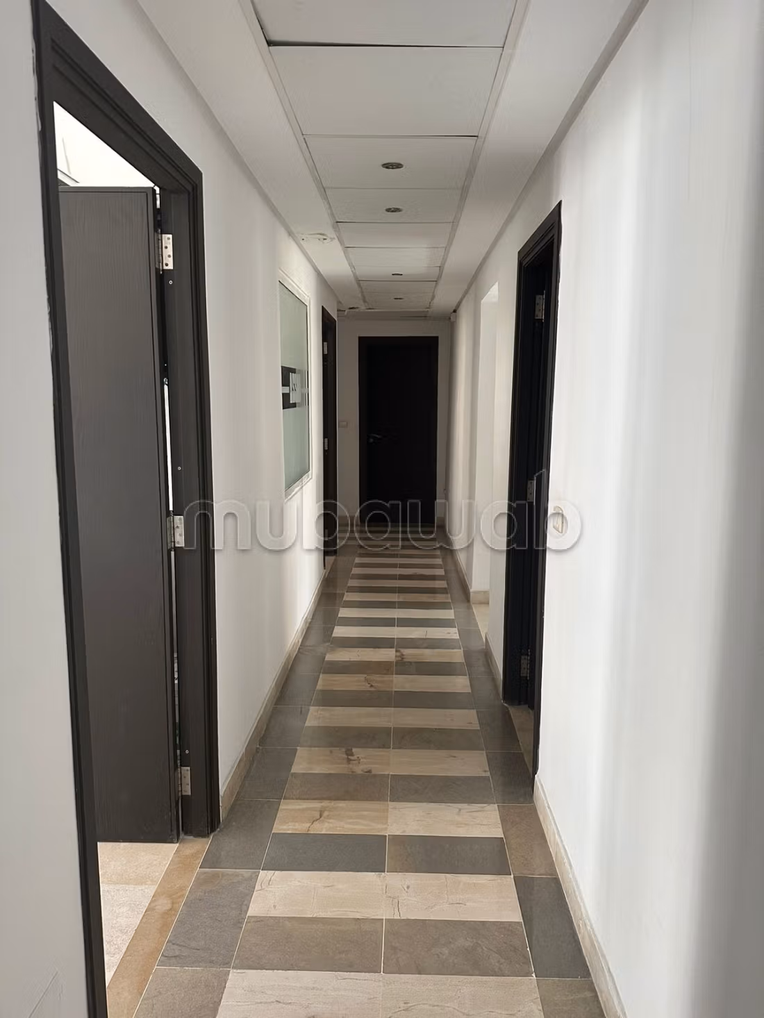 Bureau de 230m² au Lac1