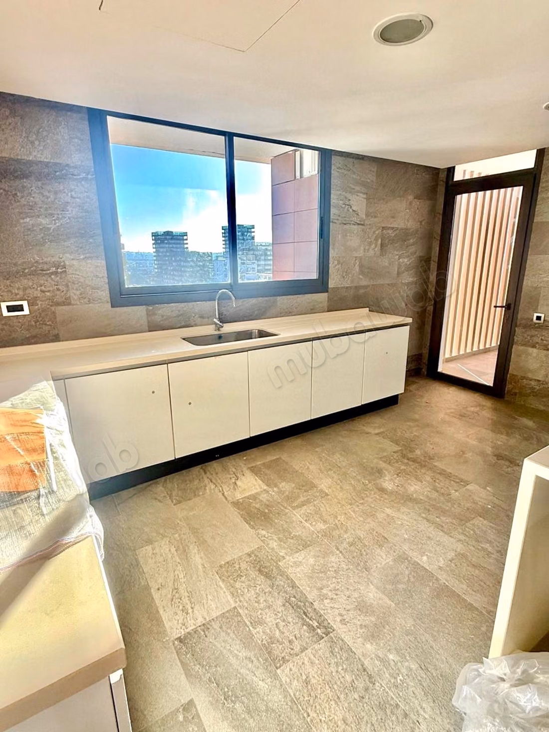 À VENDRE, Duplex de prestige avec terrasses et piscine