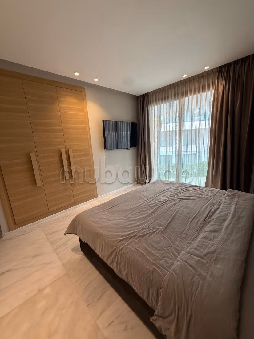 Precioso piso en alquiler en Sania. Superficie de 180 m². Está amueblado con buen gusto