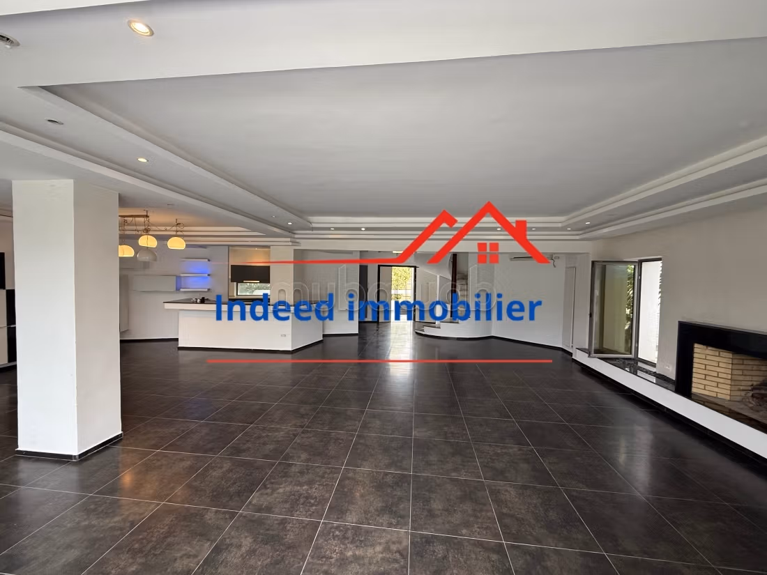 A Vendre Superbe Villa Moderne a Menzah 6