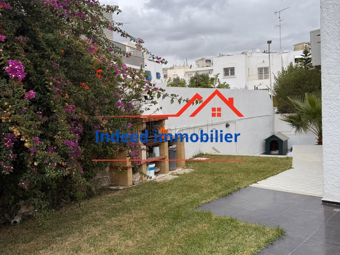 A Vendre Superbe Villa Moderne a Menzah 6