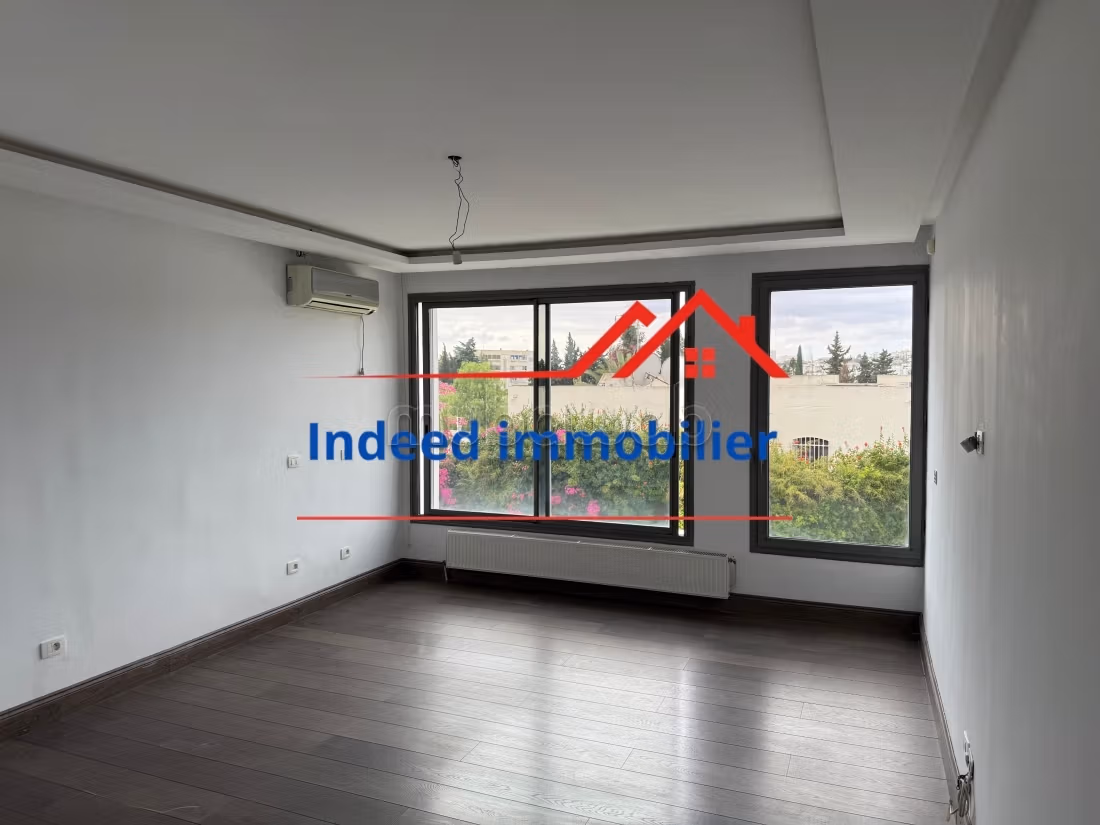 A Vendre Superbe Villa Moderne a Menzah 6
