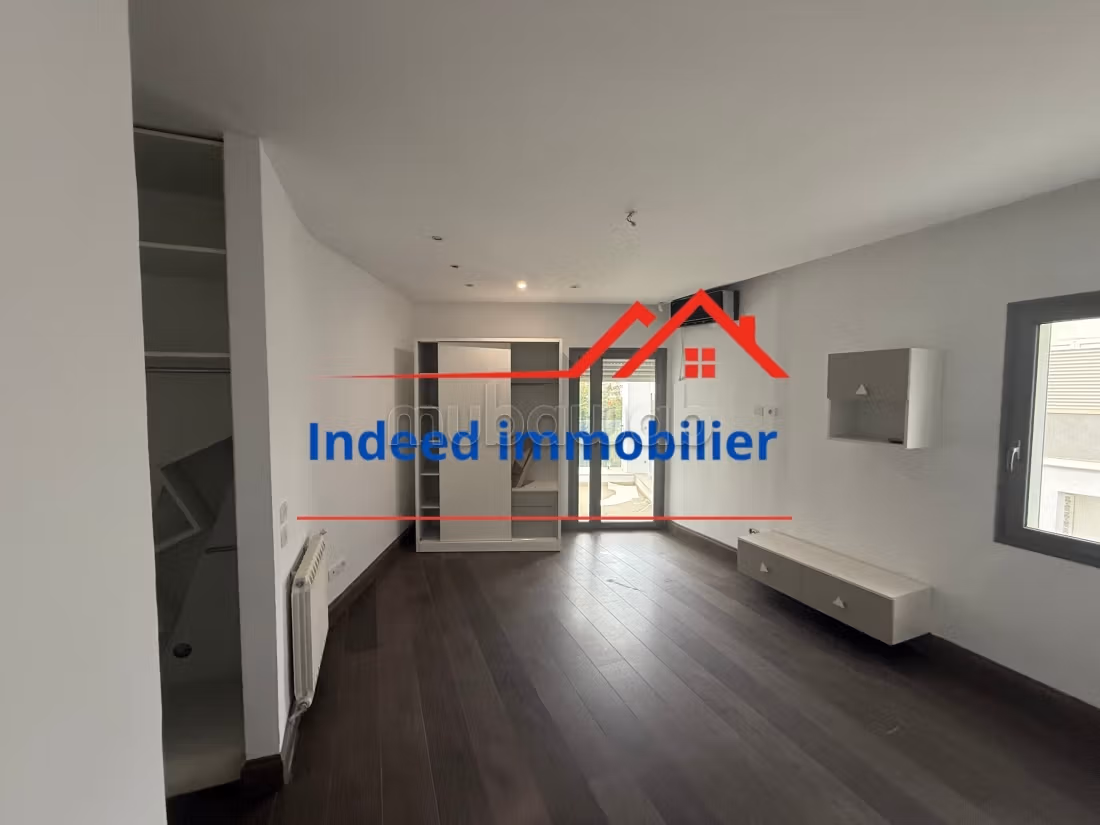 A Vendre Superbe Villa Moderne a Menzah 6
