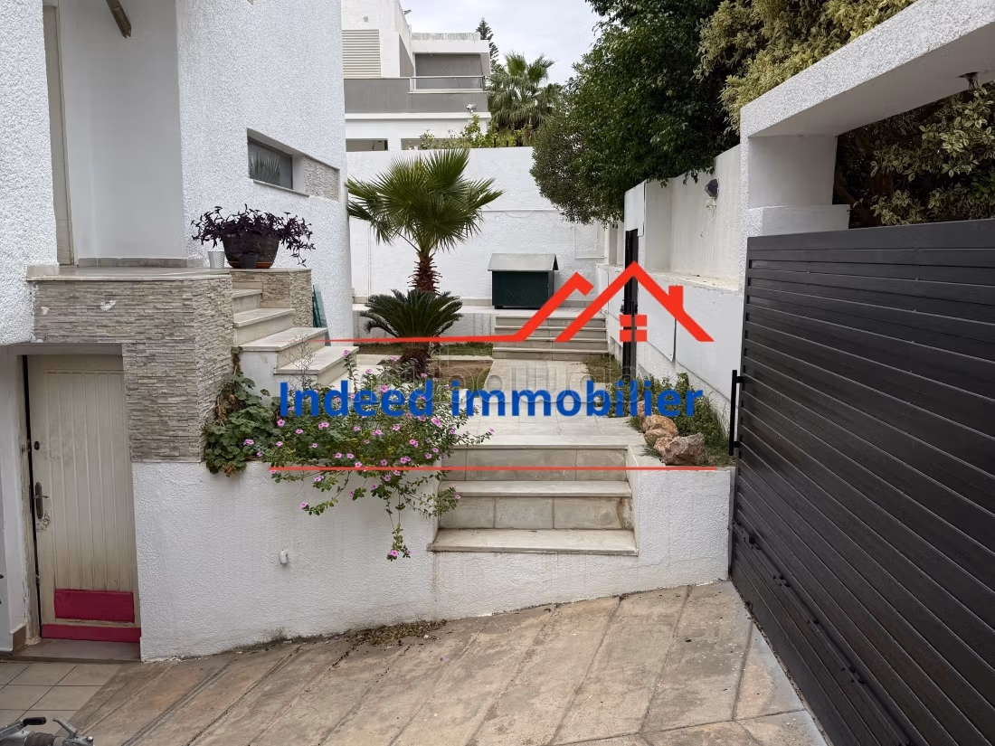 A Vendre Superbe Villa Moderne a Menzah 6