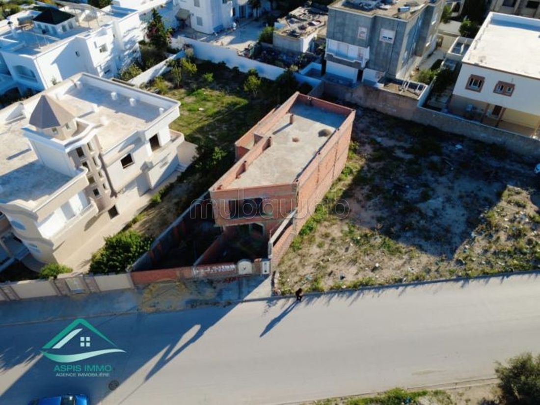 Duplex inachevée à cité Riadh Kelibia